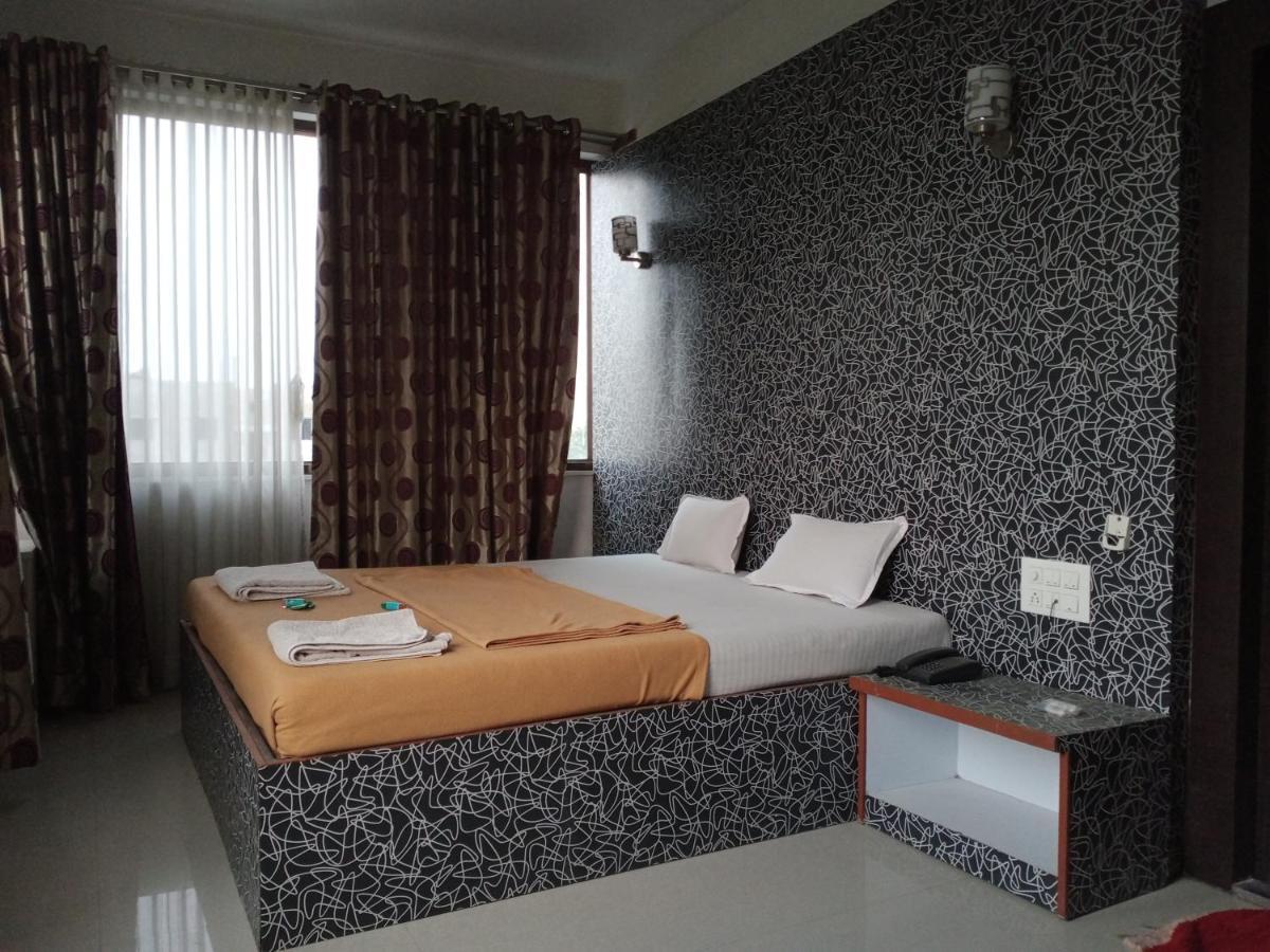 Malhar Palace Hotel Shirdi Luaran gambar