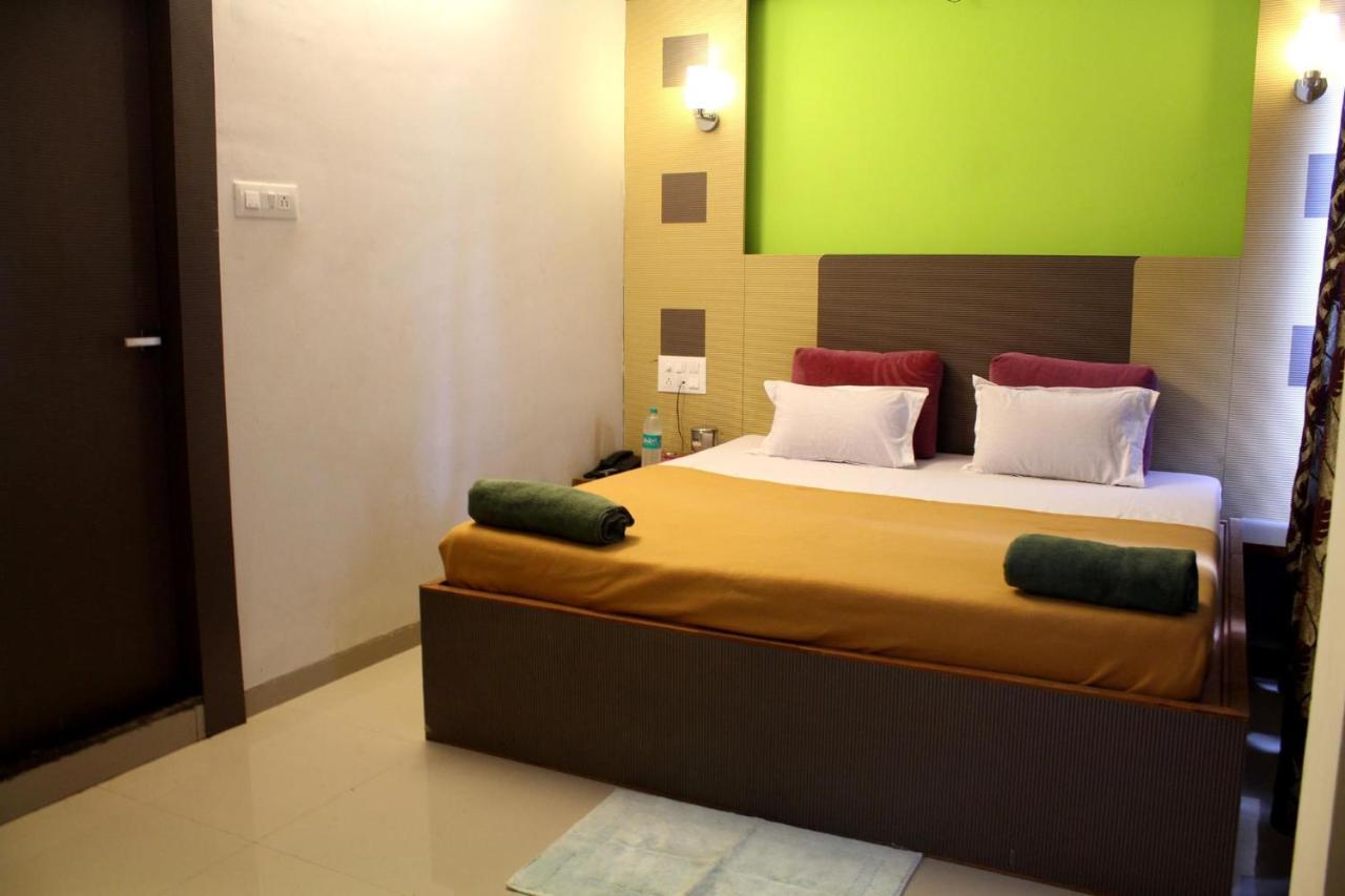 Malhar Palace Hotel Shirdi Luaran gambar